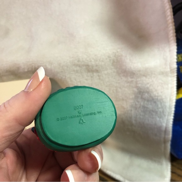 FINAL SALE- LEAVING CLOSET-NO FURTHER DISCOUNTS - Picture 4 of 5